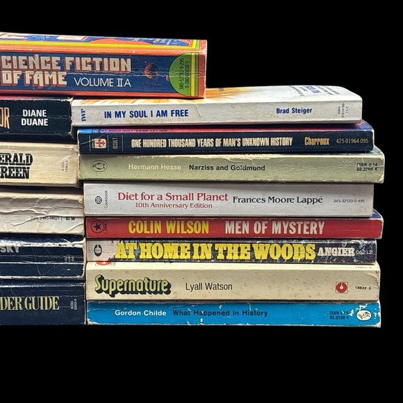 A Paperback Collection of 14 Novels of mixed genres.  Bulk Purchasing. - Picture 12 of 13